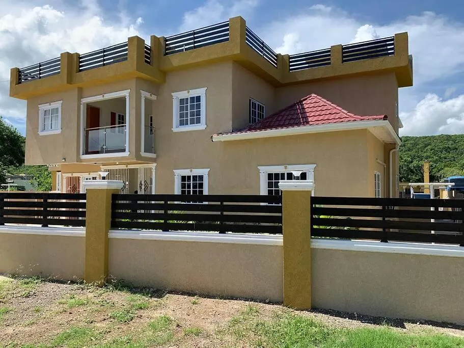 Cozy 2 Bedroom Apartment Montego Bay